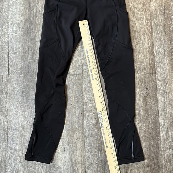 Lululemon Black Mesh Side Pocket Cropped Leggings Size 4 - Picture 4 of 8